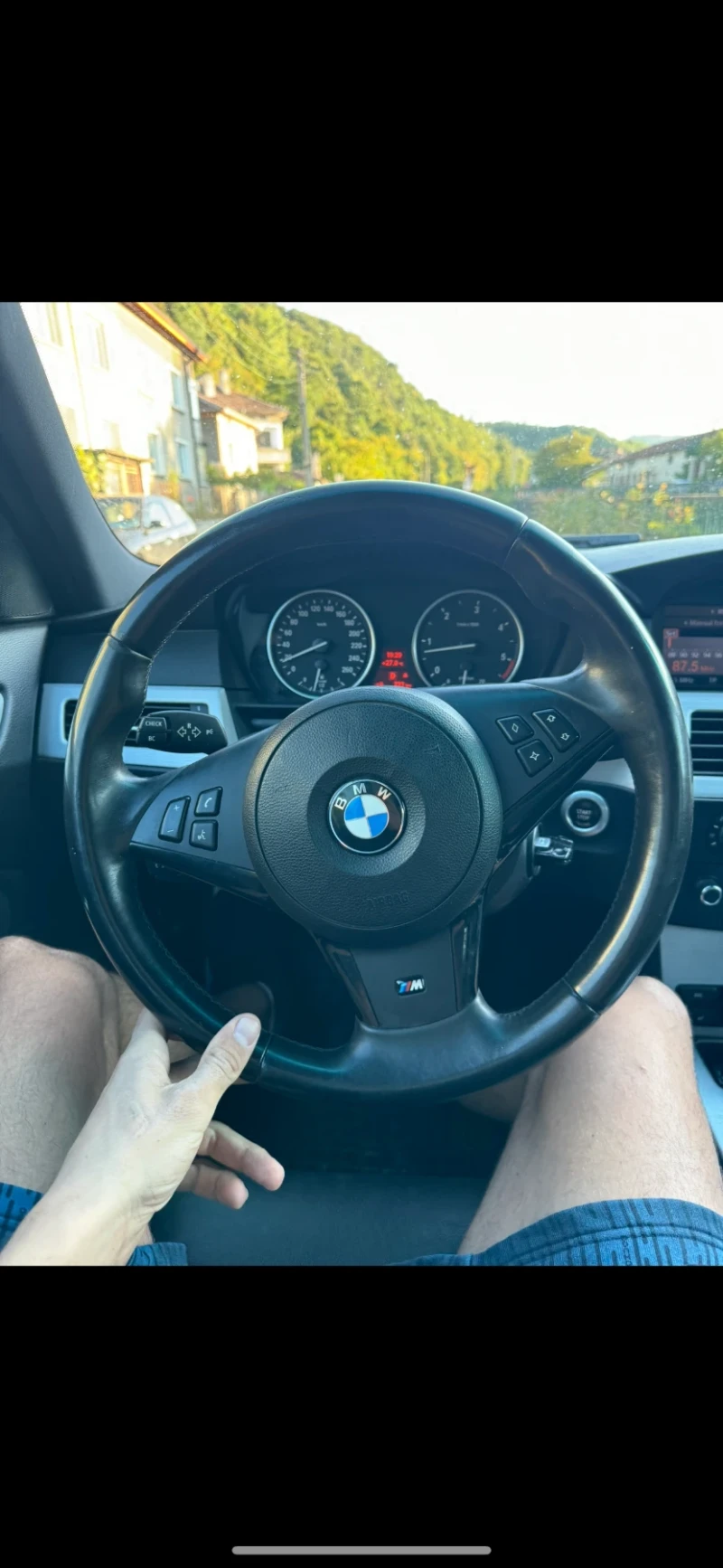 BMW 530 Пълен Мпакет, Фейслифт , снимка 3 - Автомобили и джипове - 53032245