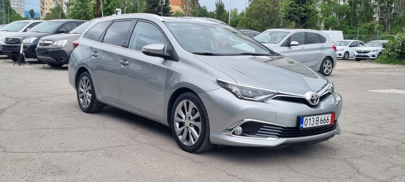 Toyota Auris 1.6 D4D 114k.c UNIKAT ITALIA EURO 6B  - изображение 3