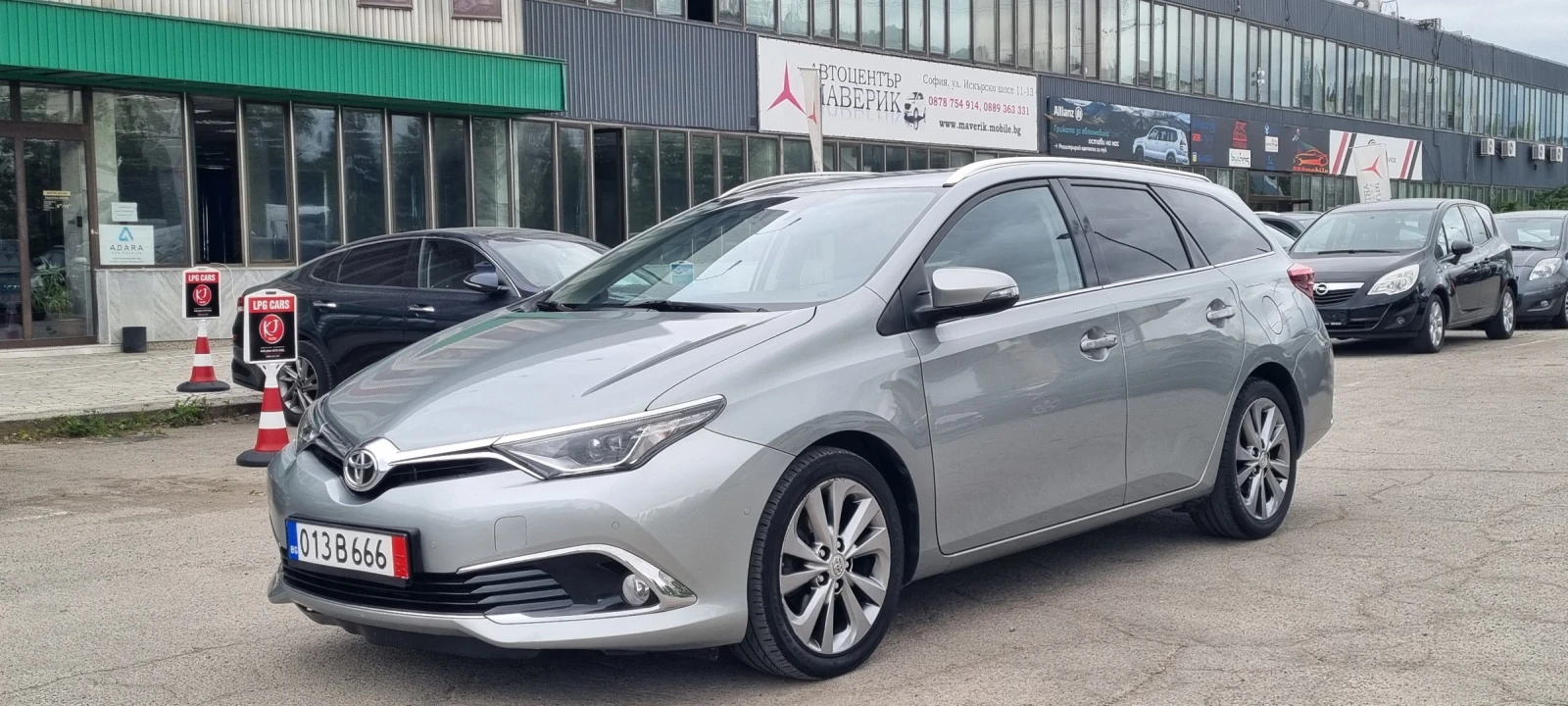 Toyota Auris 1.6 D4D 114k.c UNIKAT ITALIA EURO 6B  - изображение 2