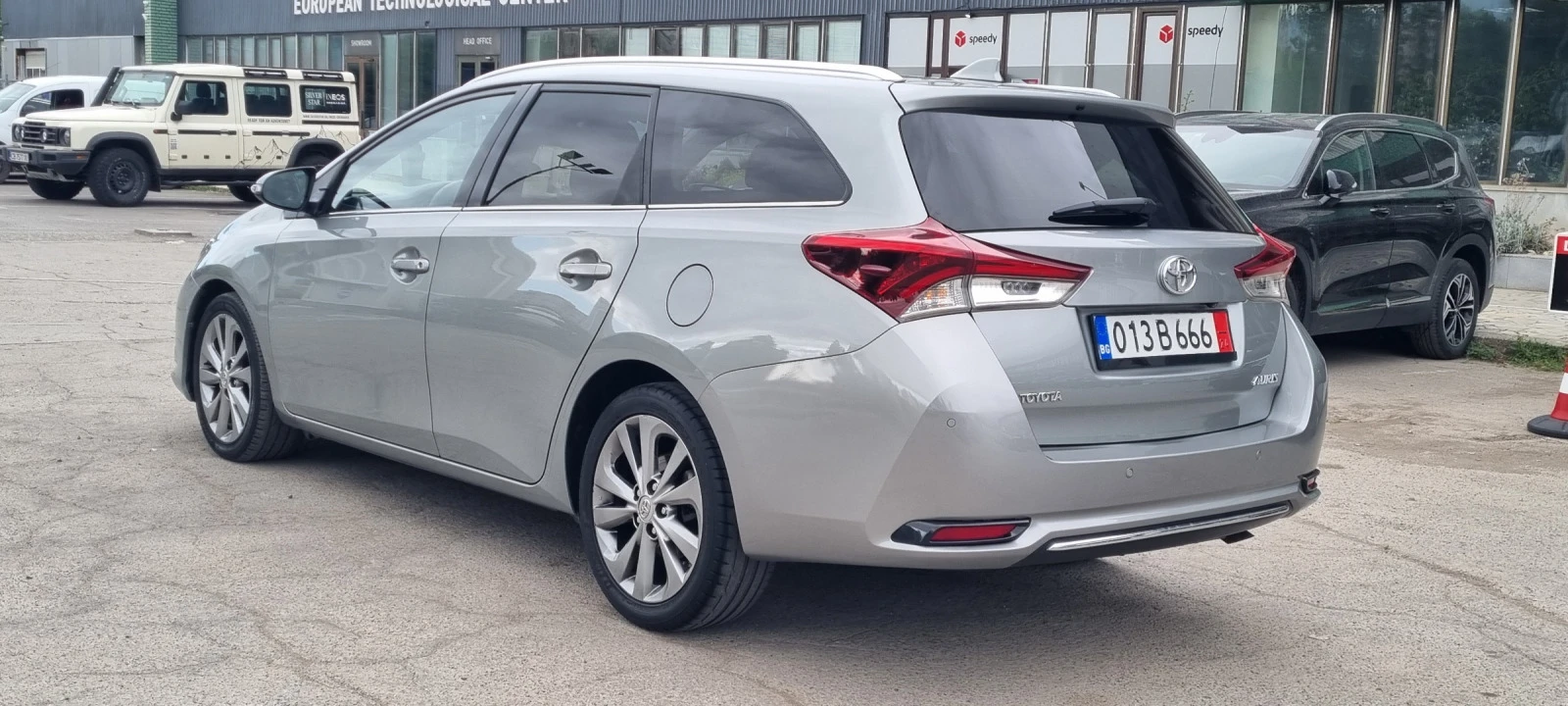 Toyota Auris 1.6 D4D 114k.c UNIKAT ITALIA EURO 6B  - изображение 6