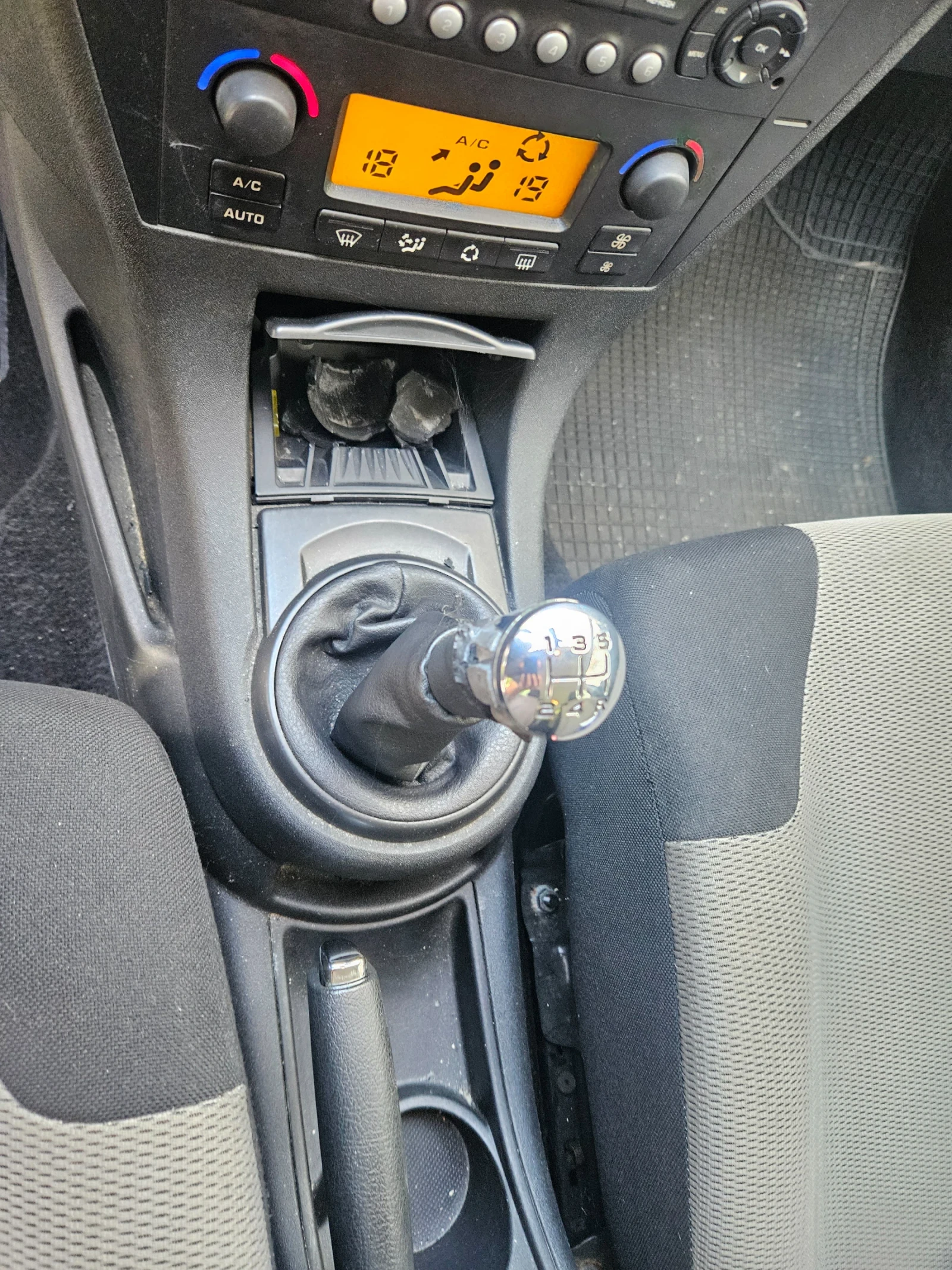 Citroen C4 1.6 БЕНЗИН / ЕВРО 4/ 1 СОБСТВЕНИК - изображение 9