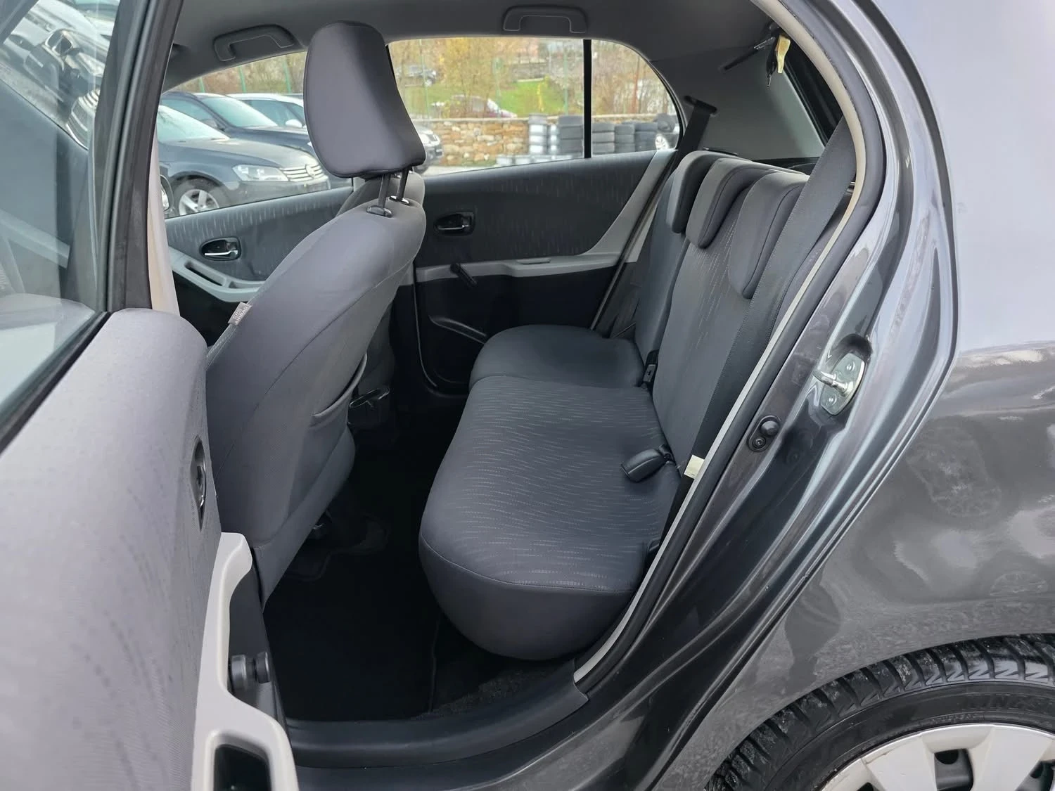 Toyota Yaris 1.4D4D 90K.C. / АВТОМАТИК / КЛИМАТИК /  - изображение 7