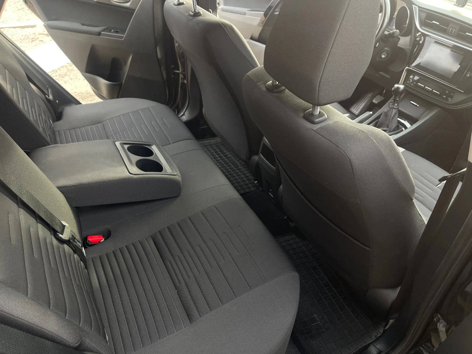 Toyota Auris 1.6 | Mobile.bg � ����������� 10