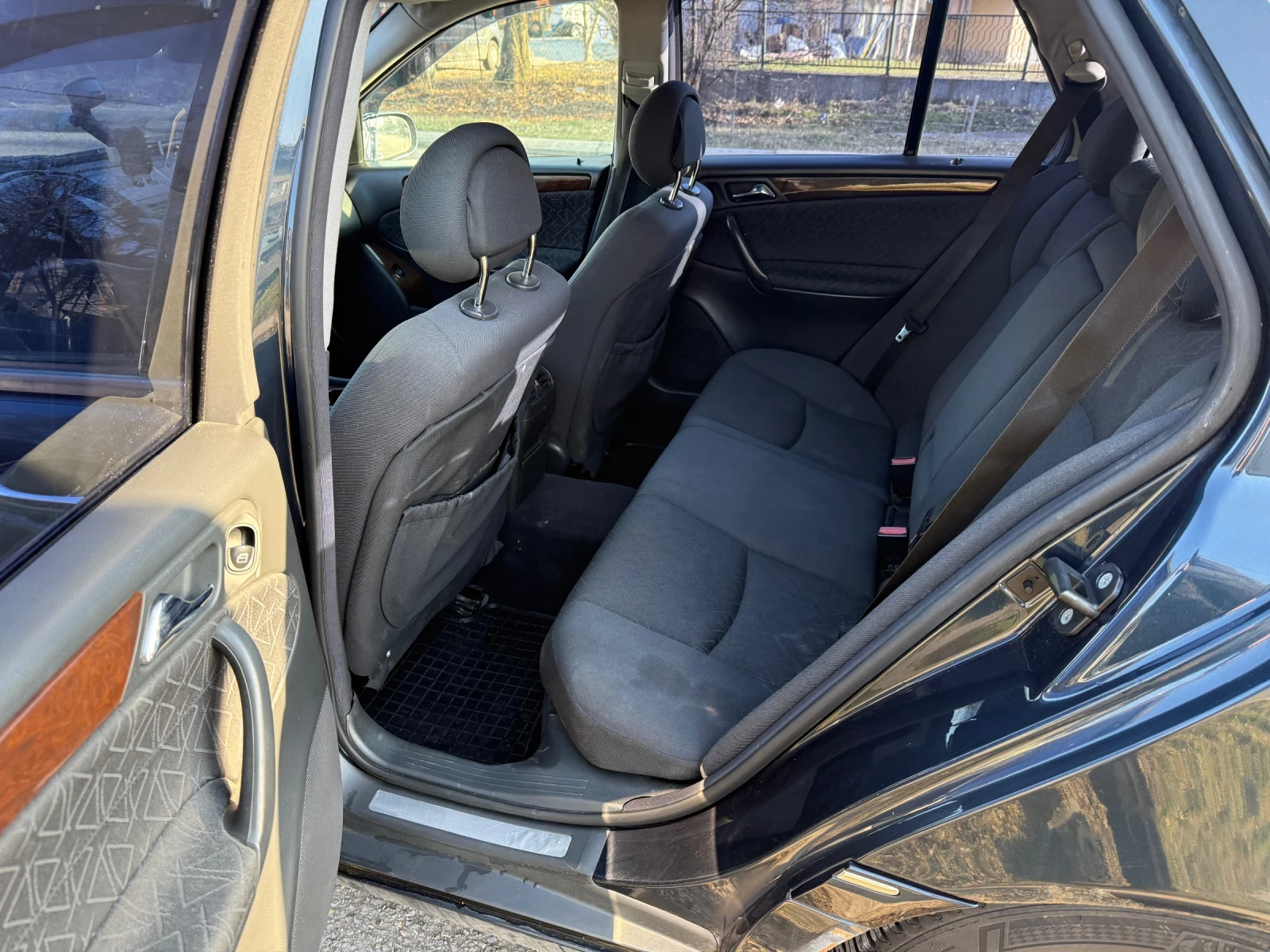 Mercedes-Benz C 220  - изображение 3