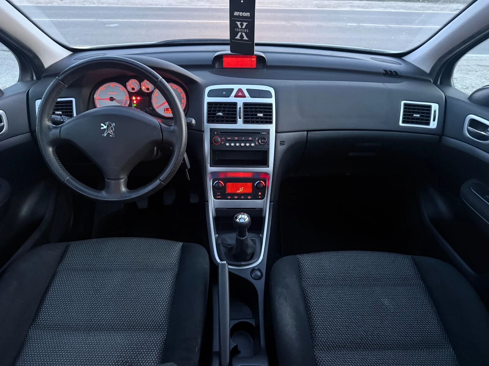 Peugeot 307 1.6 HDI 6+ 1, снимка 11 - Автомобили и джипове - 53818543