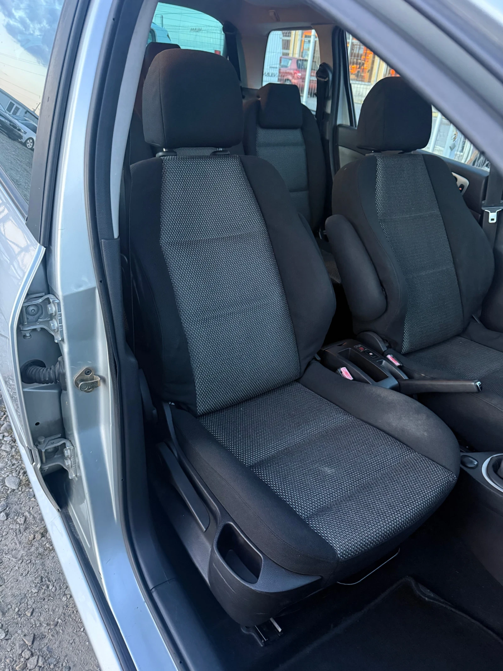 Peugeot 307 1.6 HDI 6+ 1, снимка 13 - Автомобили и джипове - 53818543