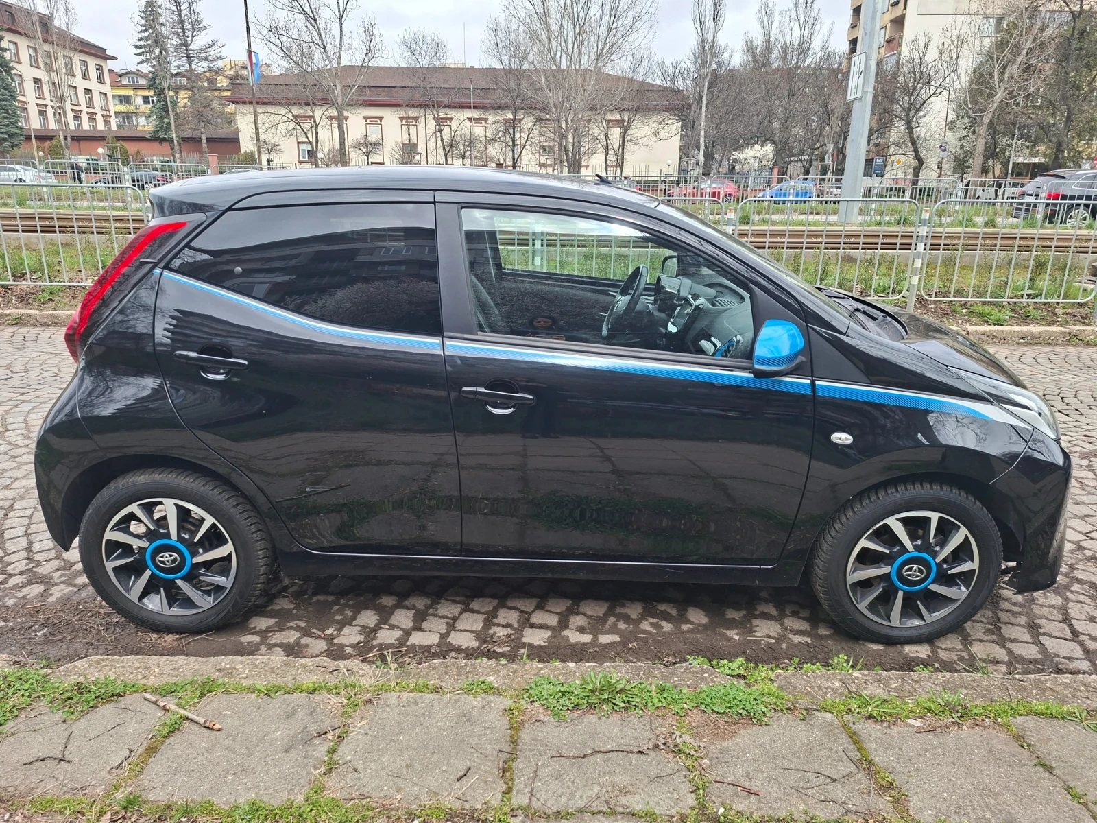 Toyota Aygo, снимка 3 - Автомобили и джипове - 54068417