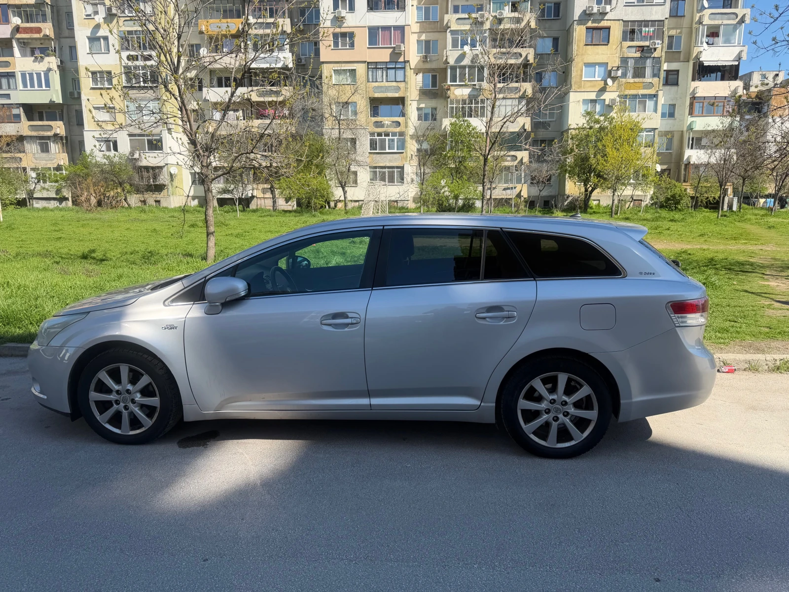 Toyota Avensis, снимка 2 - Автомобили и джипове - 54111474