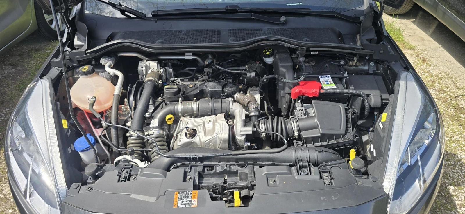 Ford Fiesta 1.5 cdti, снимка 15 - Автомобили и джипове - 54225850