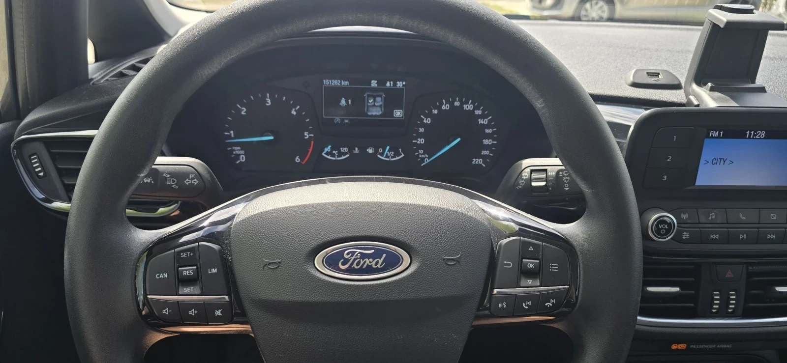 Ford Fiesta 1.5 cdti, снимка 9 - Автомобили и джипове - 54225850