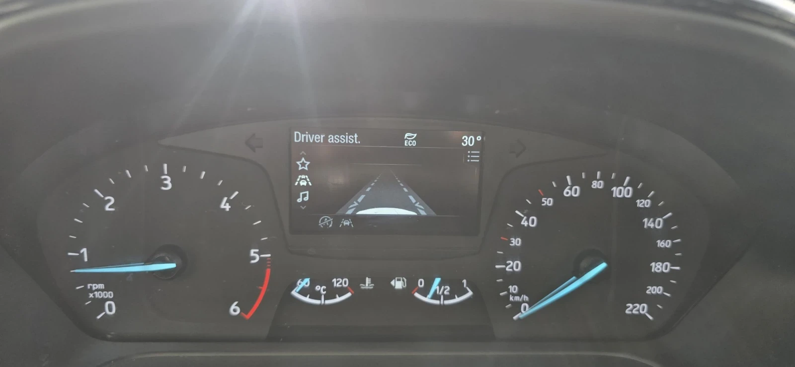 Ford Fiesta 1.5 cdti, снимка 12 - Автомобили и джипове - 54225850