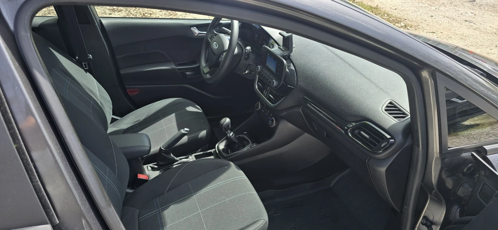 Ford Fiesta 1.5 cdti, снимка 7 - Автомобили и джипове - 54225850