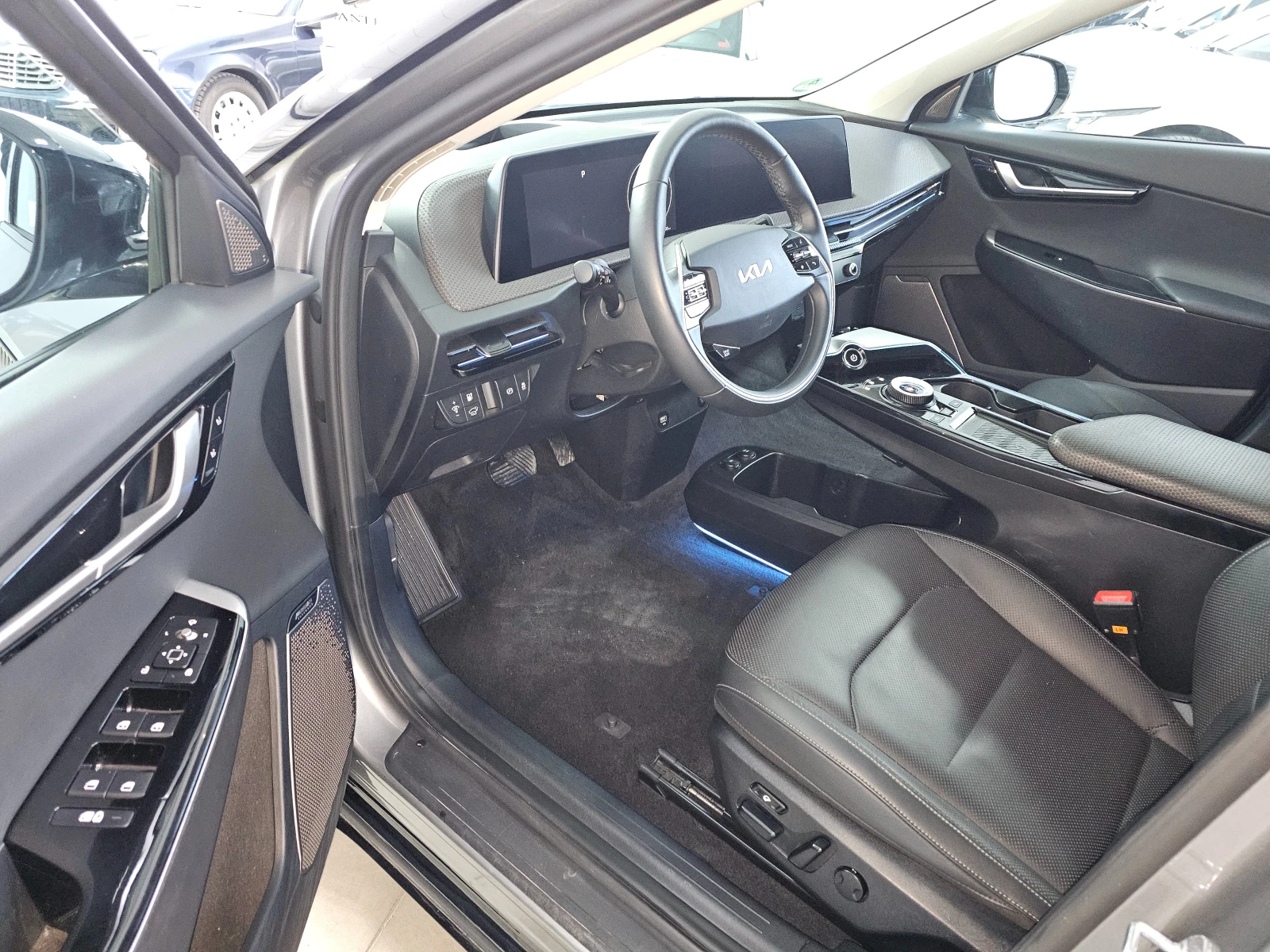 Kia EV6 AWD Термопомпа Кожа Germany, снимка 9 - Автомобили и джипове - 54248356