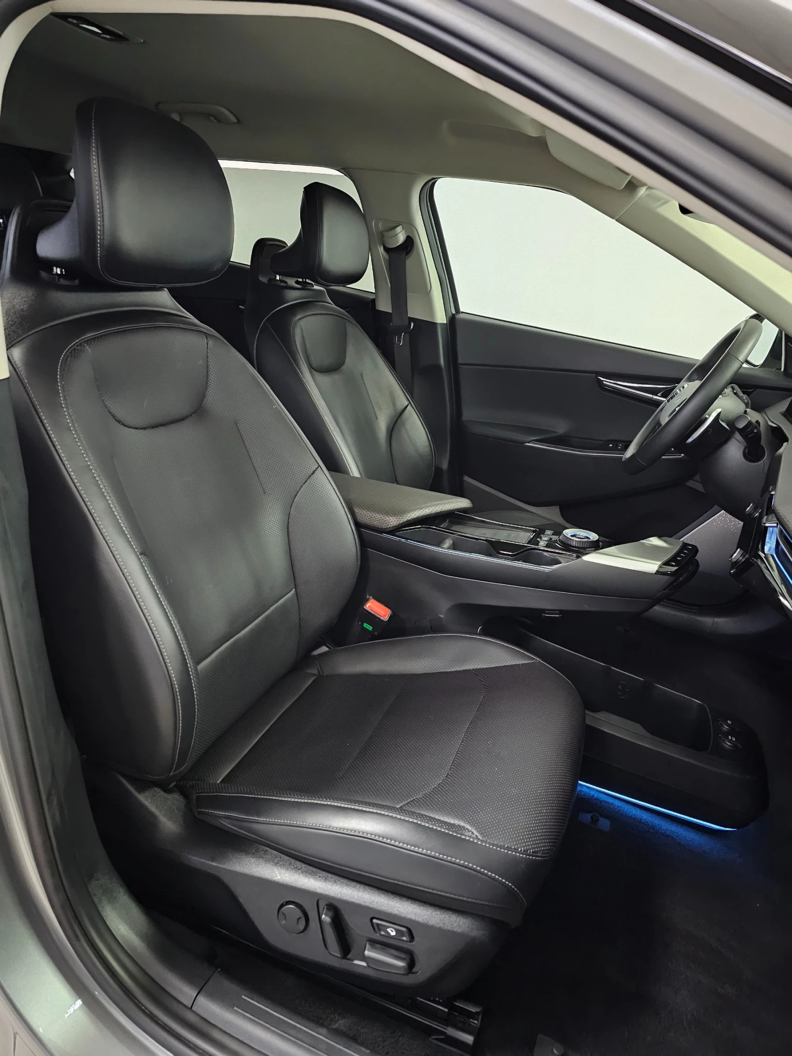 Kia EV6 AWD Термопомпа Кожа Germany, снимка 11 - Автомобили и джипове - 54248356