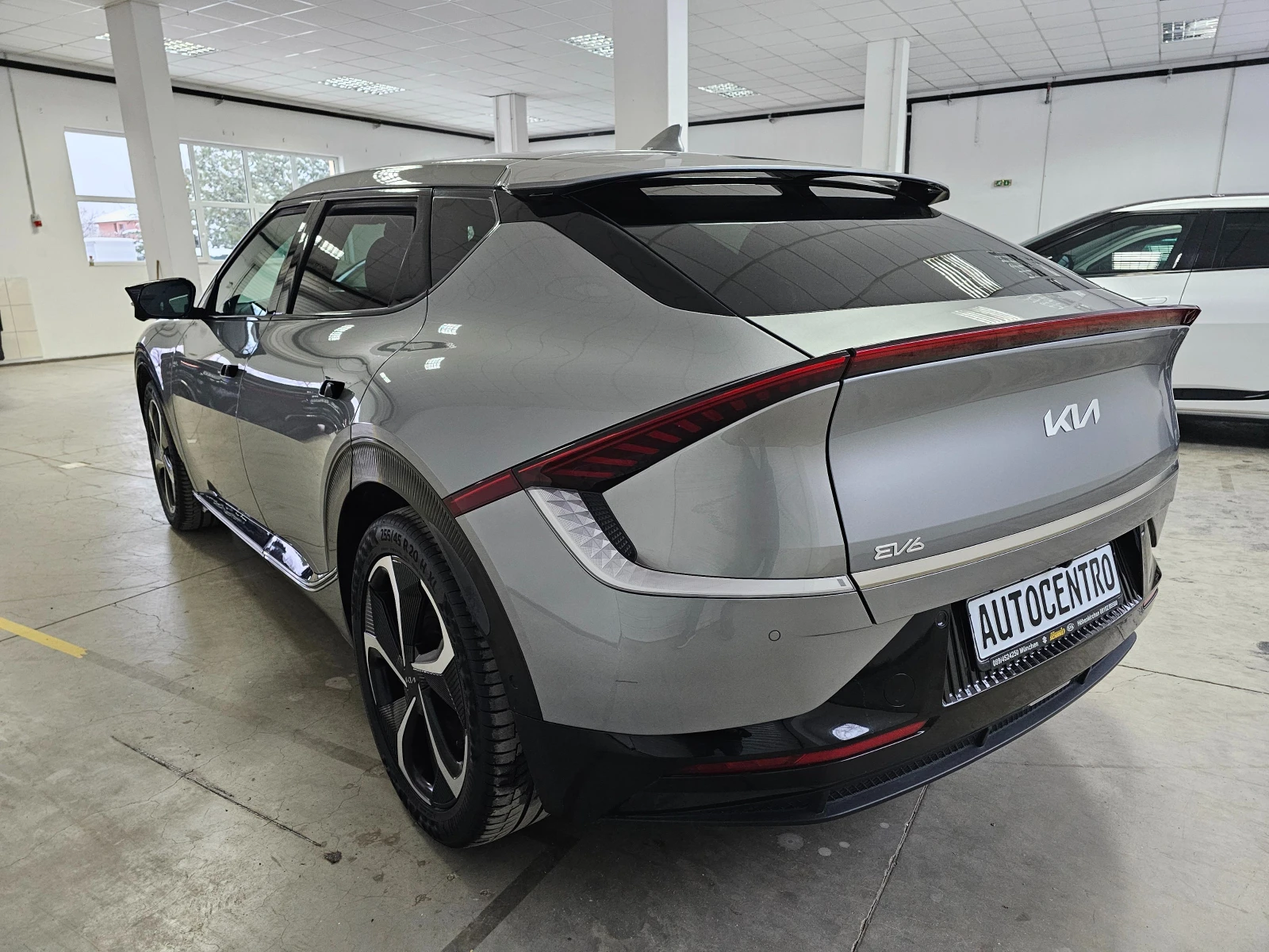 Kia EV6 AWD Термопомпа Кожа Germany, снимка 13 - Автомобили и джипове - 54248356