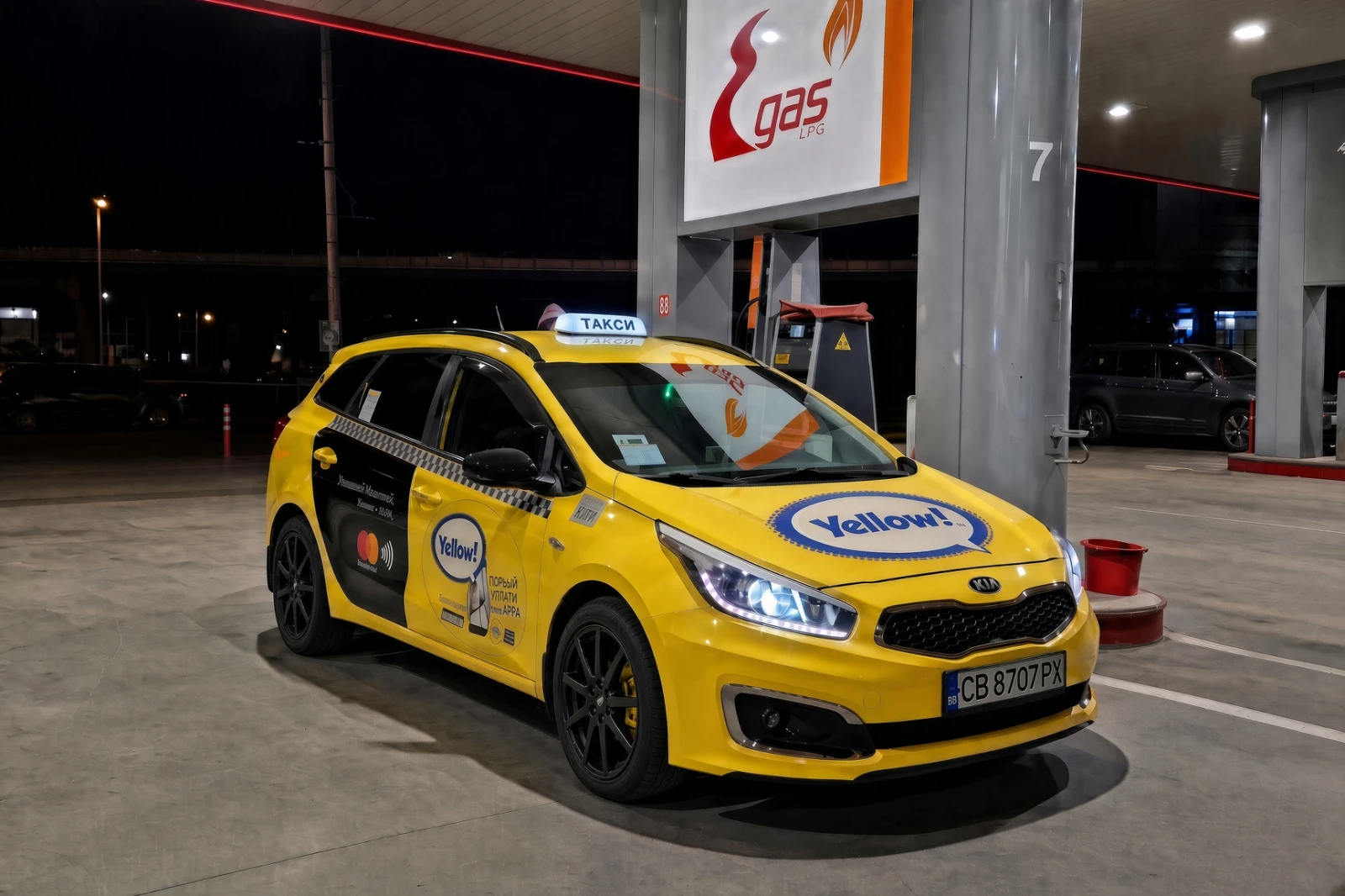Kia Ceed Проект / Външна в Yellow