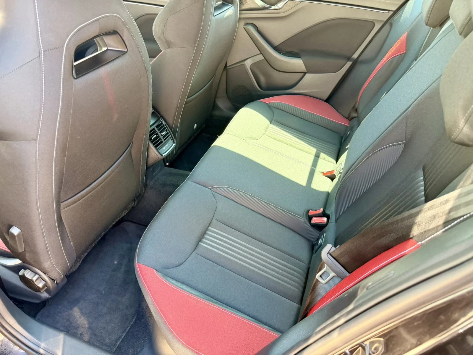 Skoda Scala 1.5 TSI DSG Monte Carlo * Virtual Cockpit * Pano  , снимка 14 - Автомобили и джипове - 55988759