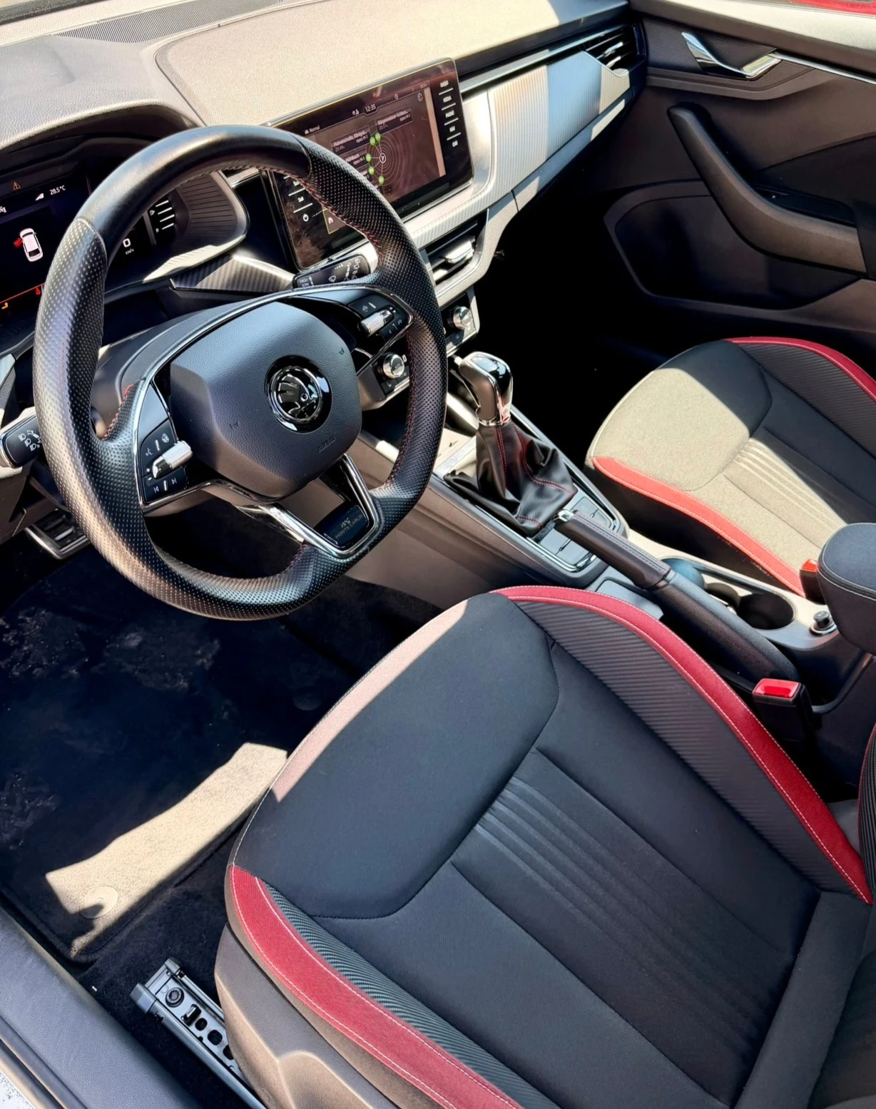 Skoda Scala 1.5 TSI DSG Monte Carlo * Virtual Cockpit * Pano  , снимка 4 - Автомобили и джипове - 55988759
