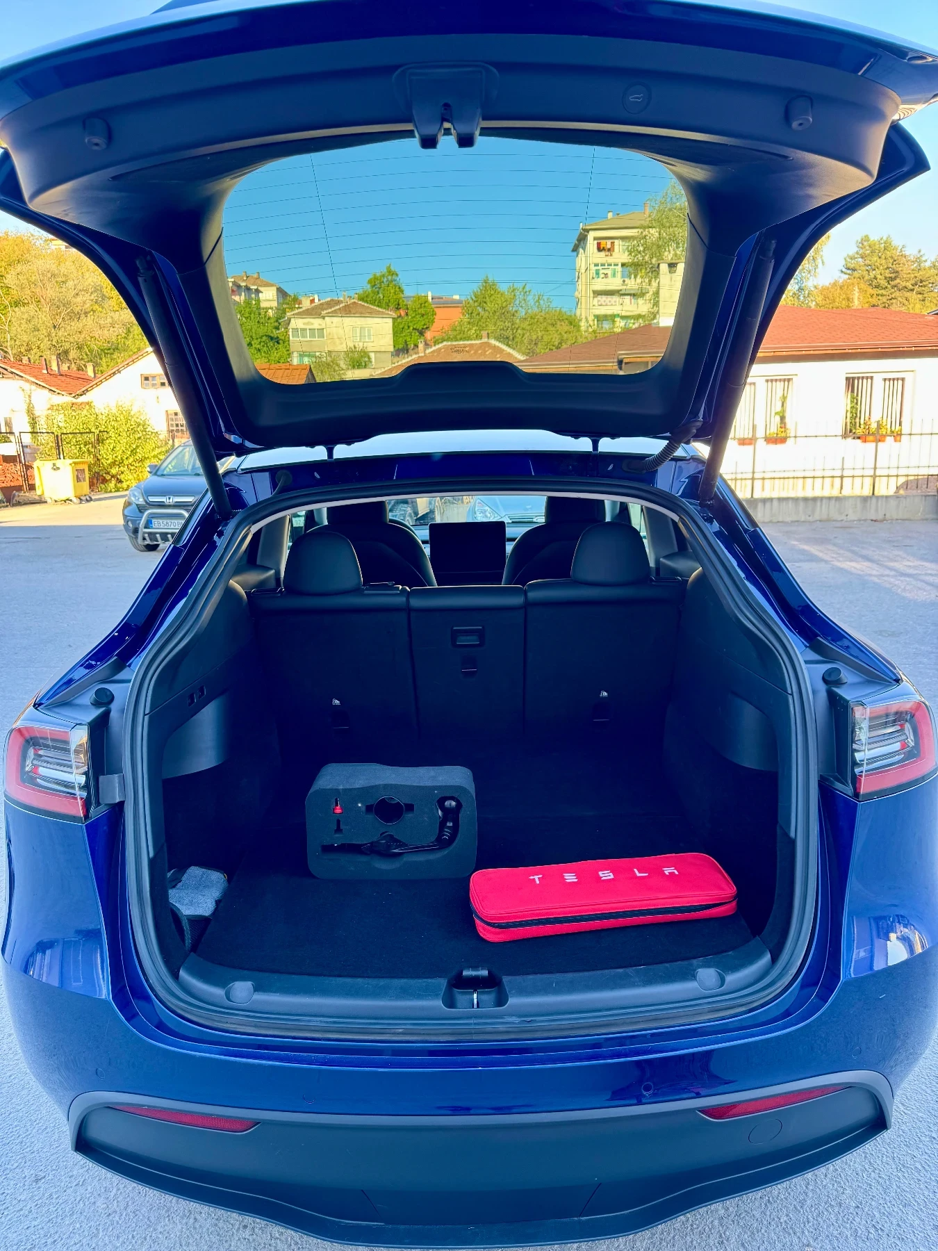 Tesla Model Y LRDM/Гаранция, снимка 11 - Автомобили и джипове - 56010409