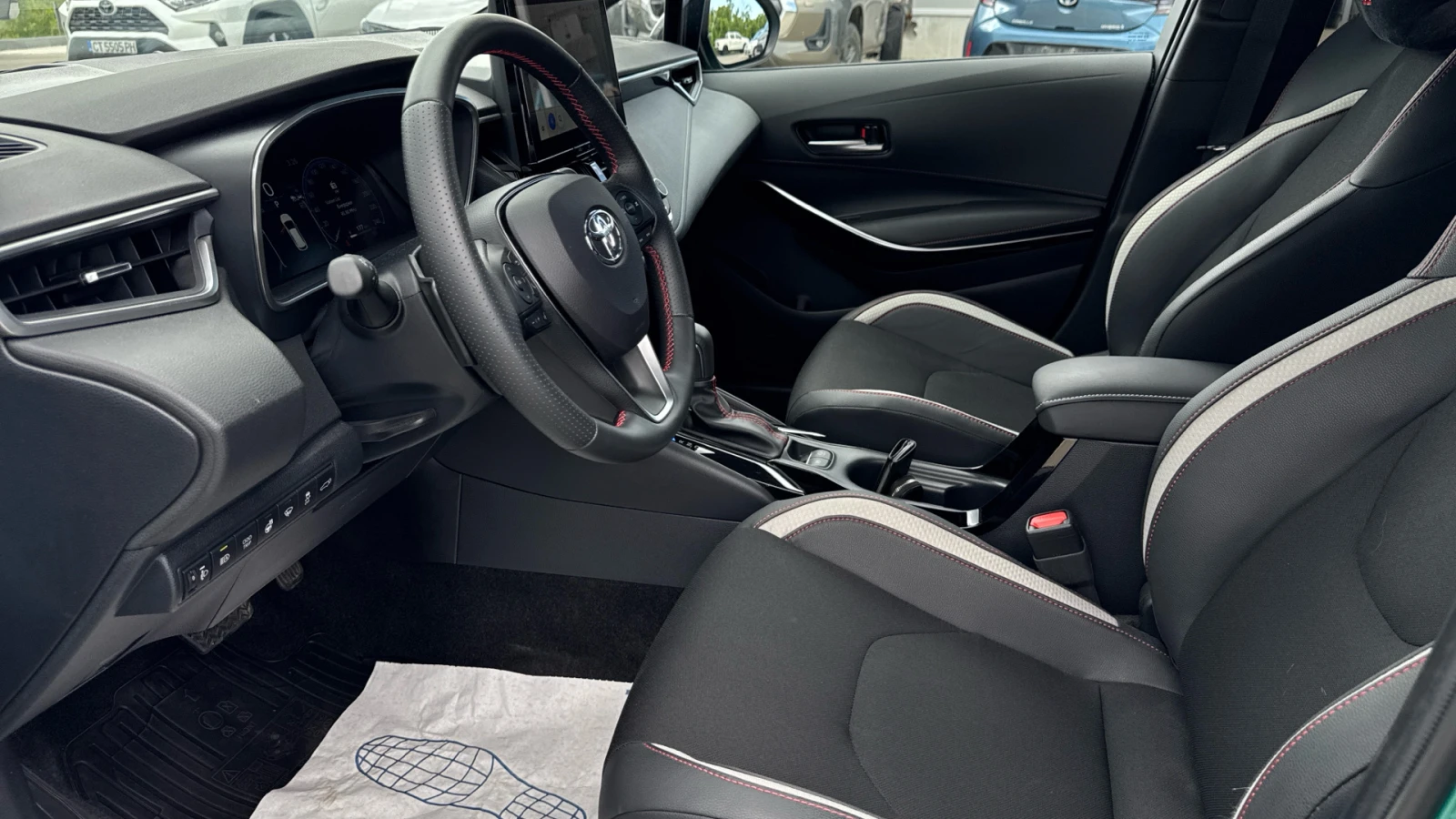 Toyota Corolla TS 2.0 HEV GR SPORT, снимка 12 - Автомобили и джипове - 56234129