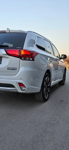 Mitsubishi Outlander Diamond PHEV, нова батерия, ФУЛ ФУЛ МАКС ЕКСТРИ - 15870 € / 31039.02 лв. - 14261273 8