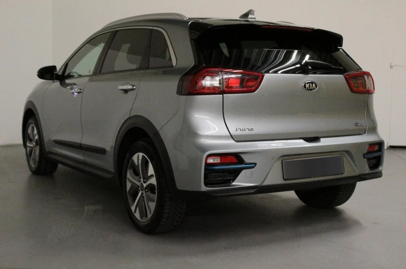 Kia Niro ExecutiveLine 64kWh 204k.c. TOP , снимка 3 - Автомобили и джипове - 49003611