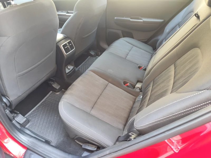 Kia Sportage 1.6, снимка 12 - Автомобили и джипове - 52447418