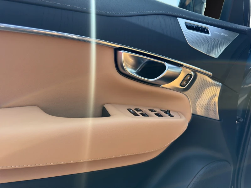 Volvo Xc90 ULTIMATE DARK* T8* B&W* 7 МЕСТЕН* HEAD UP, снимка 7 - Автомобили и джипове - 51175189