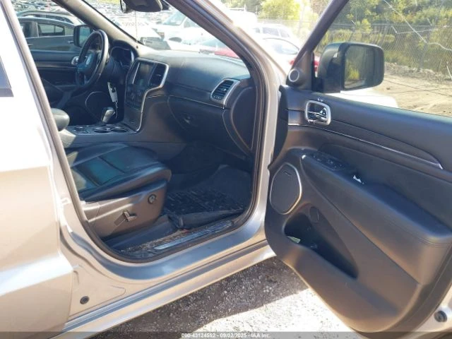 Jeep Grand cherokee, снимка 10 - Автомобили и джипове - 52734693