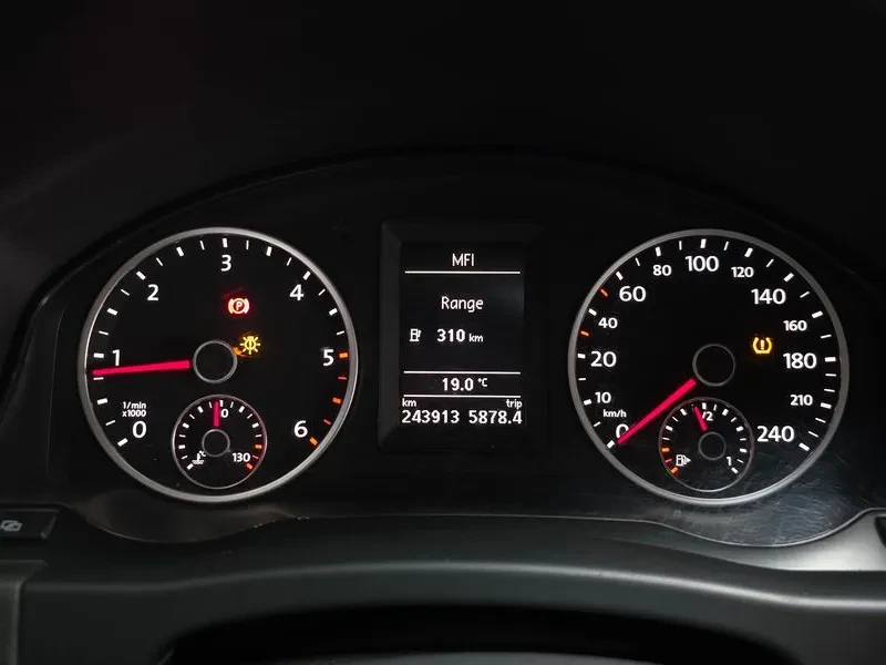VW Tiguan 2.0TDI , снимка 8 - Автомобили и джипове - 55925761