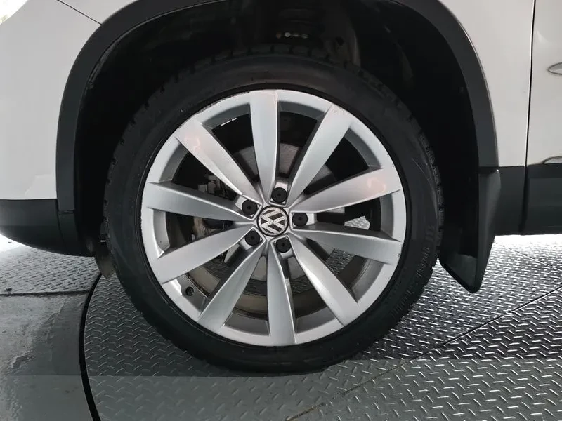 VW Tiguan 2.0TDI , снимка 5 - Автомобили и джипове - 55925761