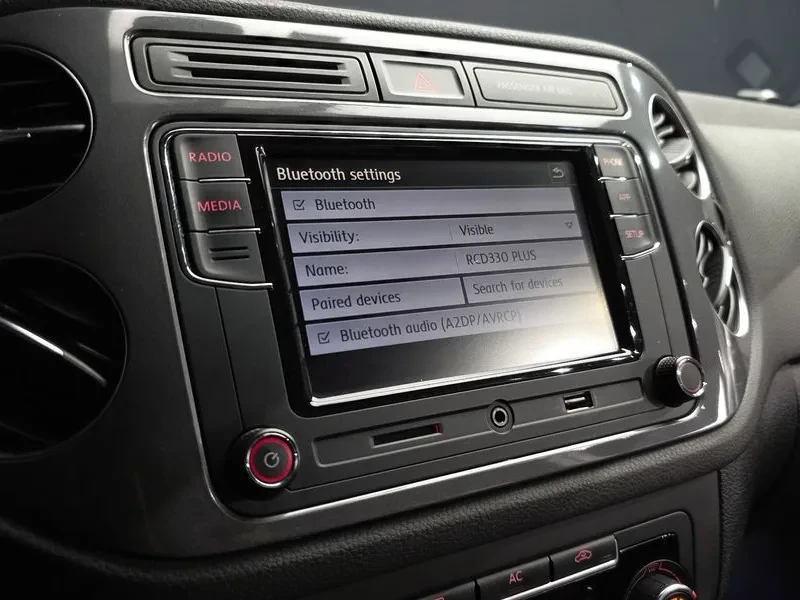 VW Tiguan 2.0TDI , снимка 17 - Автомобили и джипове - 55925761