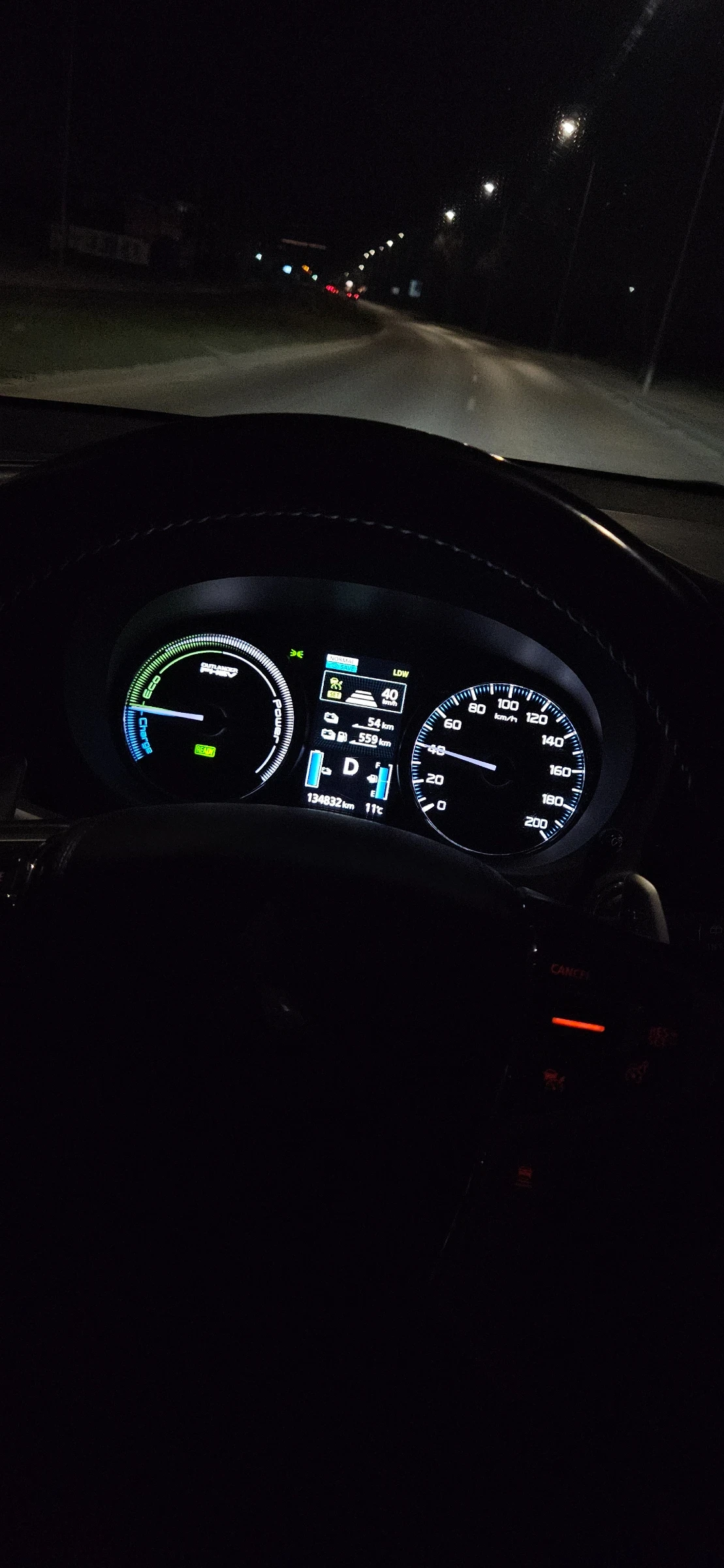 Mitsubishi Outlander Diamond PHEV, нова батерия, ФУЛ ФУЛ МАКС ЕКСТРИ, снимка 16 - Автомобили и джипове - 53715675