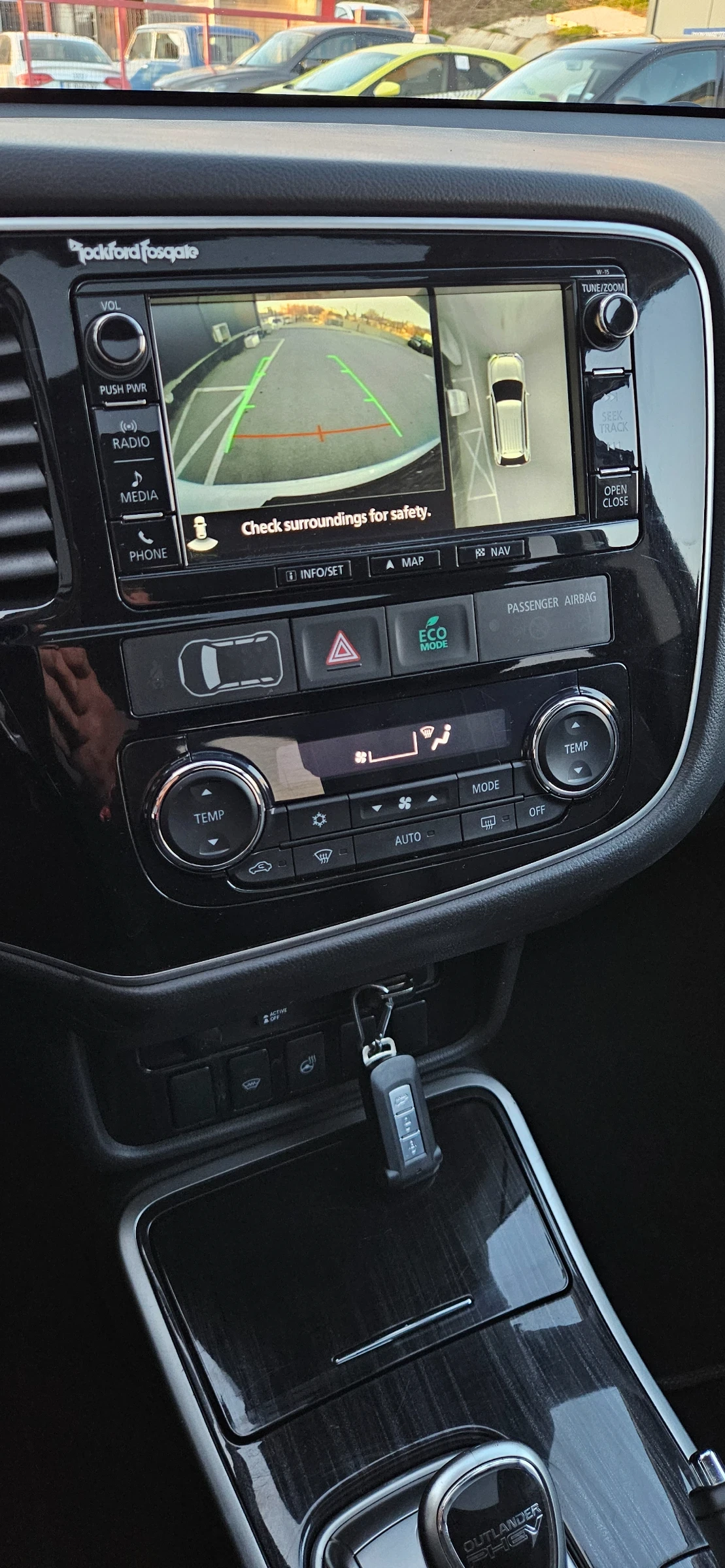 Mitsubishi Outlander Diamond PHEV, нова батерия, ФУЛ ФУЛ МАКС ЕКСТРИ, снимка 15 - Автомобили и джипове - 53715675