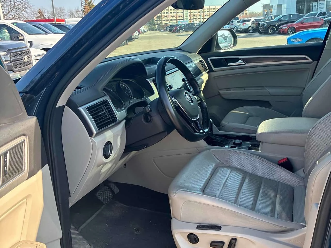 VW Atlas * Highline * ГЛАВНО ПРЕДСТАВИТЕЛСТВО* , снимка 8 - Автомобили и джипове - 54352343