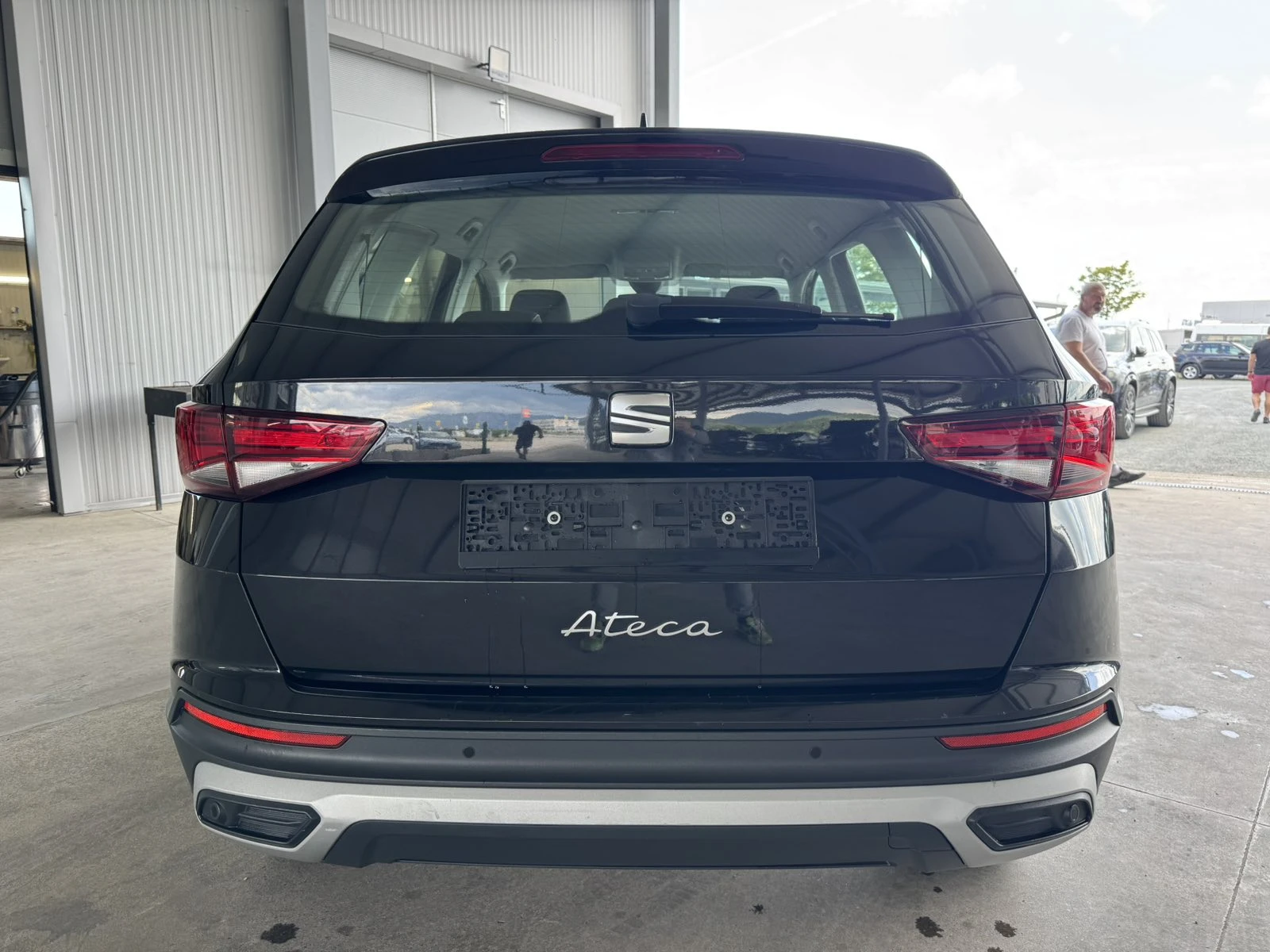 Seat Ateca 2.0TDI* 150ps* DISTR* НАВИ* КАМЕРА* LED, снимка 4 - Автомобили и джипове - 54595864