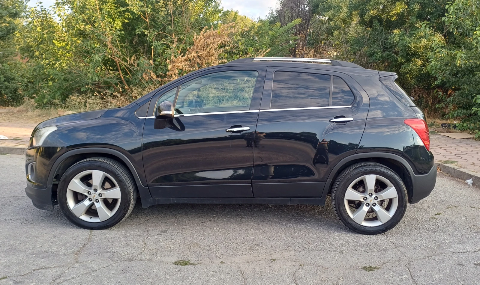 Chevrolet Trax 1.7CDTI /4x4/ 131k.s  КОЖА, снимка 5 - Автомобили и джипове - 55682610