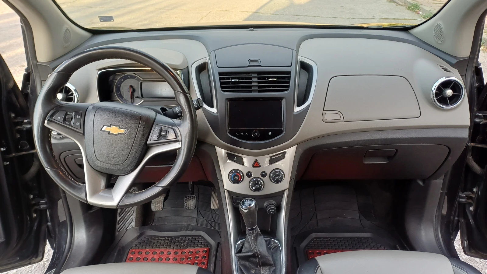 Chevrolet Trax 1.7CDTI /4x4/ 131k.s  КОЖА, снимка 8 - Автомобили и джипове - 55682610