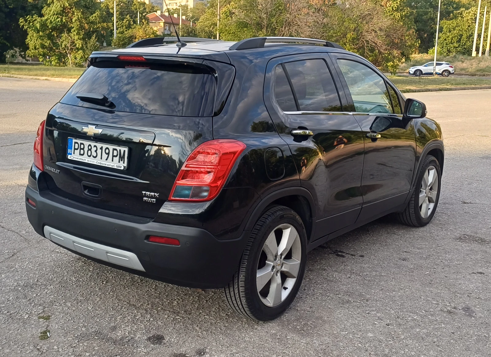Chevrolet Trax 1.7CDTI /4x4/ 131k.s  КОЖА, снимка 3 - Автомобили и джипове - 55682610