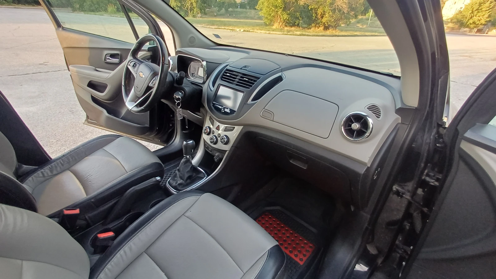 Chevrolet Trax 1.7CDTI /4x4/ 131k.s  КОЖА, снимка 15 - Автомобили и джипове - 55682610