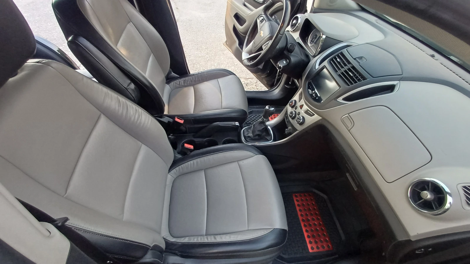 Chevrolet Trax 1.7CDTI /4x4/ 131k.s  КОЖА, снимка 13 - Автомобили и джипове - 55682610