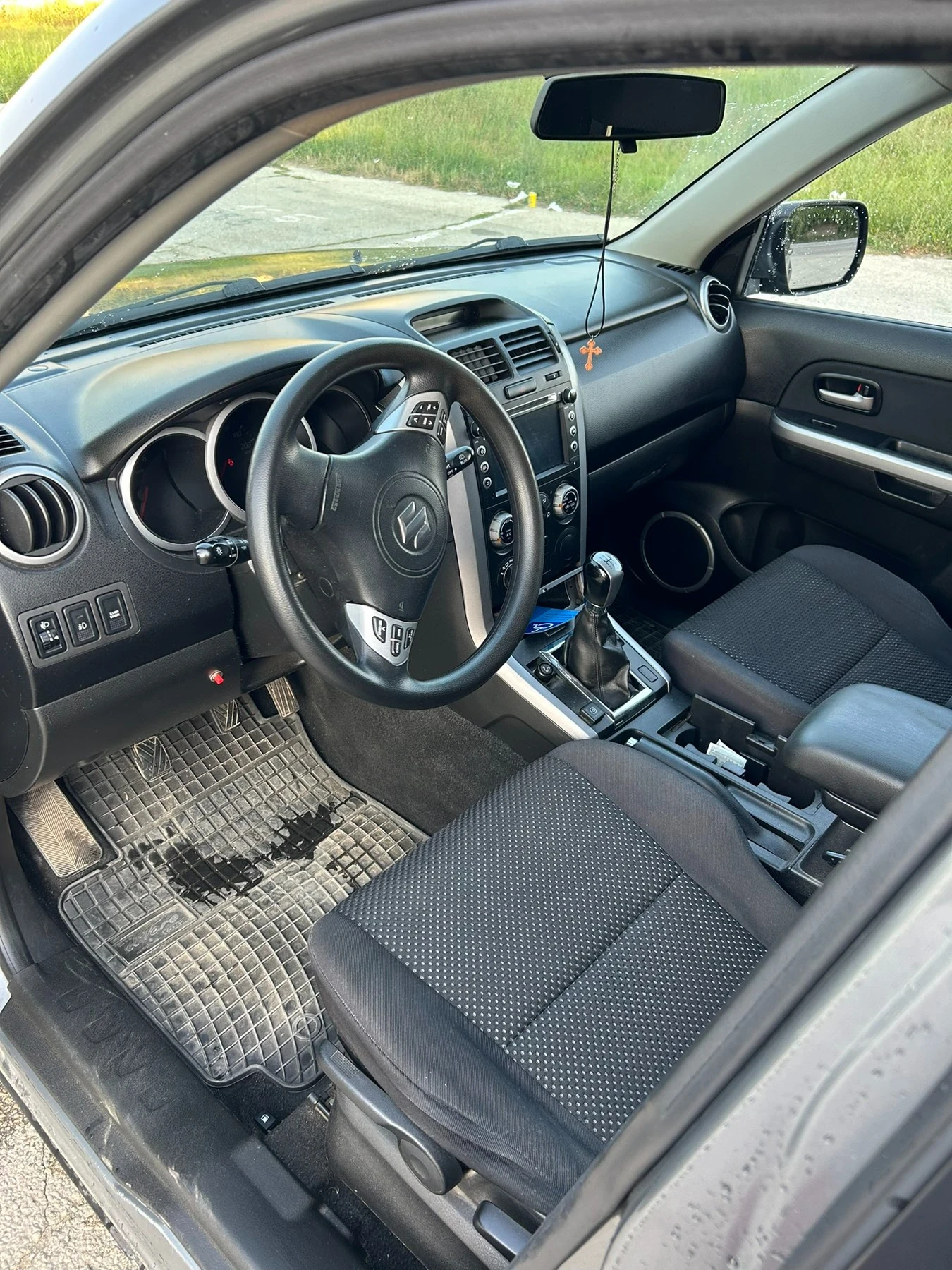 Suzuki Grand vitara, снимка 5 - Автомобили и джипове - 55710032