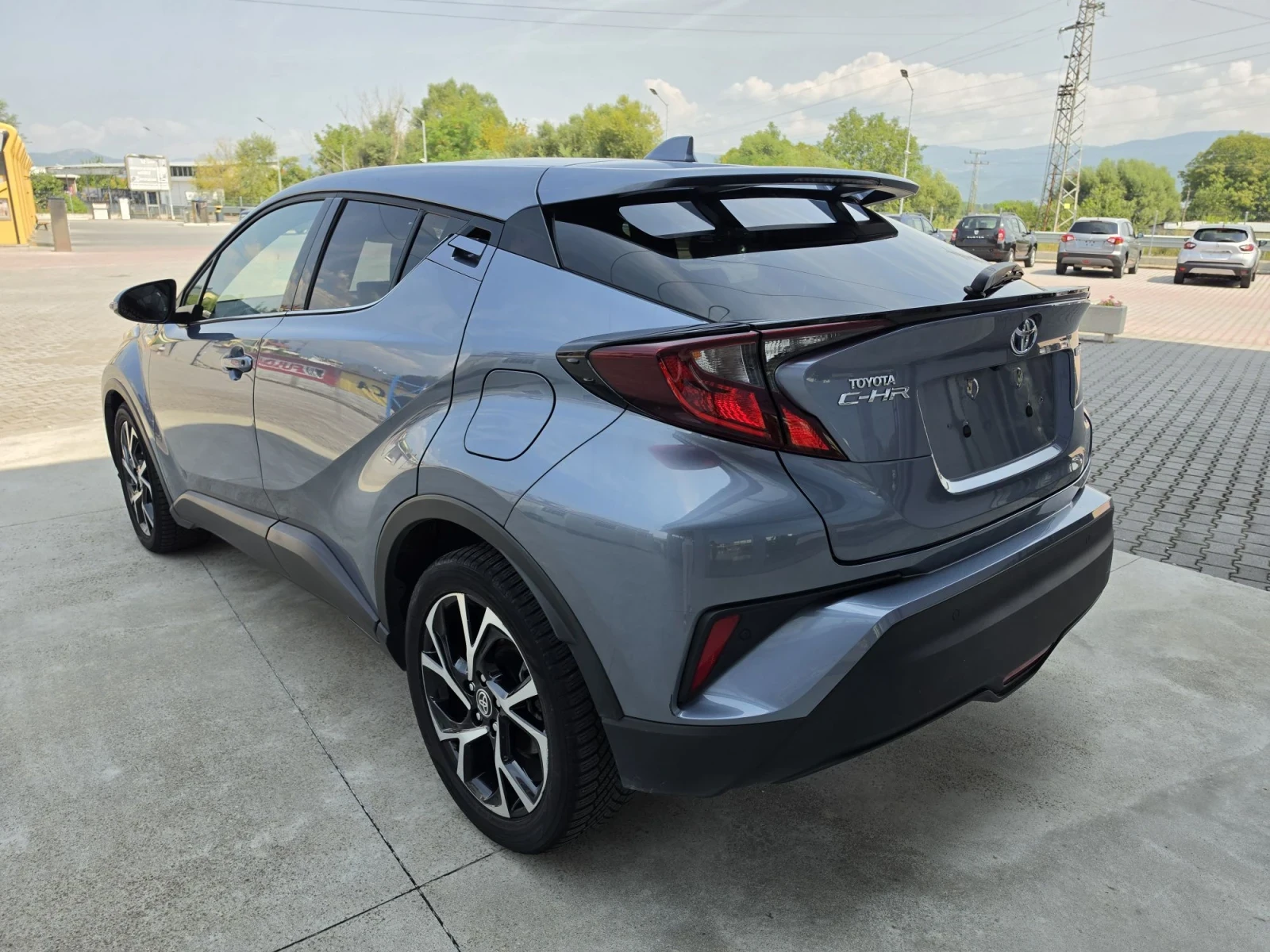 Toyota C-HR 1.8, снимка 3 - Автомобили и джипове - 55721567