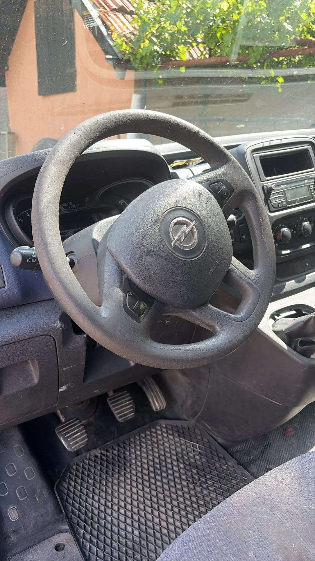 Opel Vivaro, снимка 5 - Бусове и автобуси - 54993373