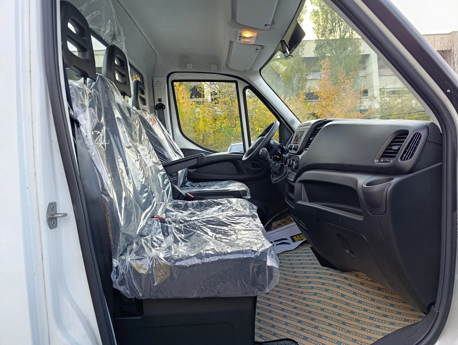 Iveco 35c18 Фабрично нов, снимка 12 - Бусове и автобуси - 56613723