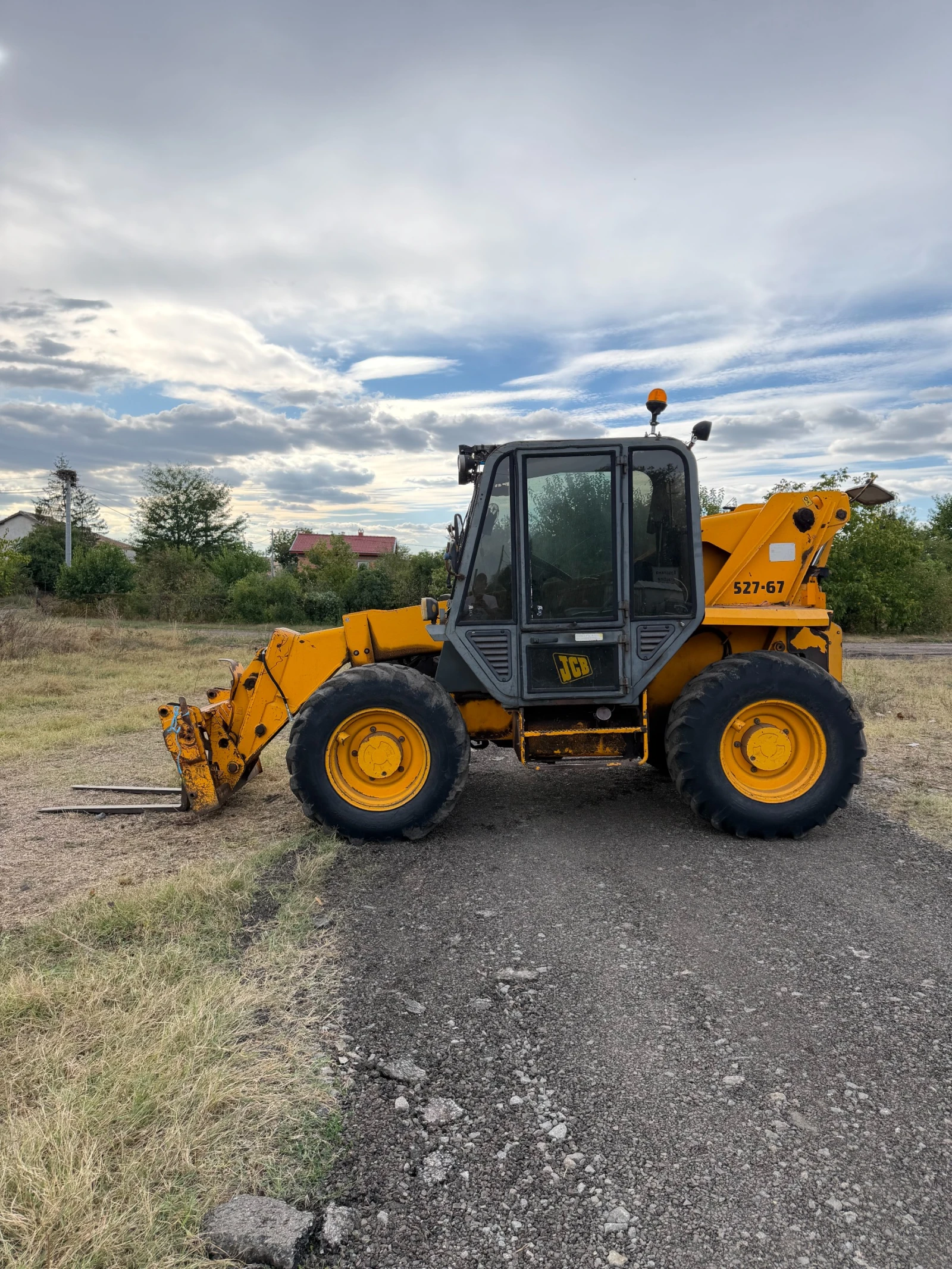 Телескопичен товарач JCB 527-67, снимка 2 - Селскостопанска техника - 56335275