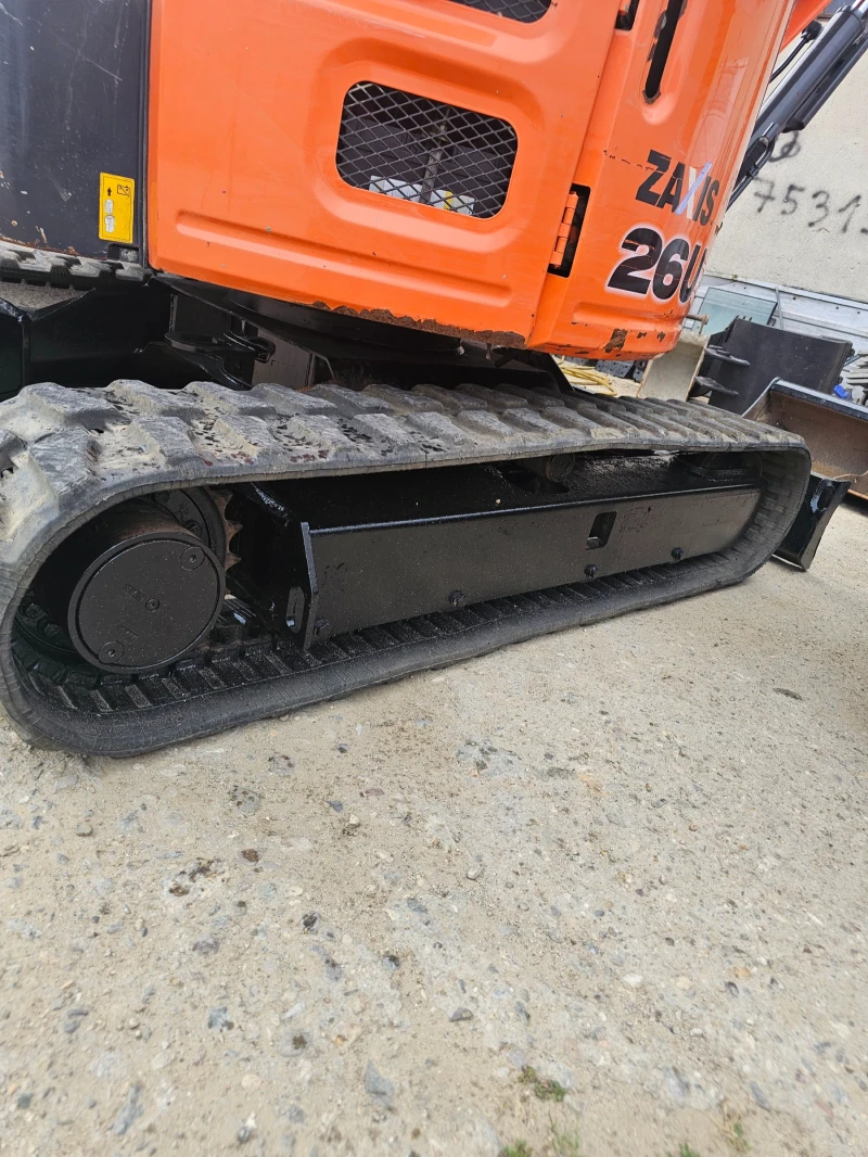 Багер Hitachi Zaxis 26U, снимка 8 - Индустриална техника - 47903923