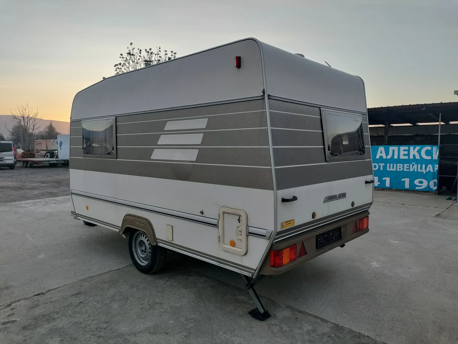 Каравана HYMER / ERIBA Nova 391 Бойлер Като Нова, снимка 4 - Каравани и кемпери - 53828321
