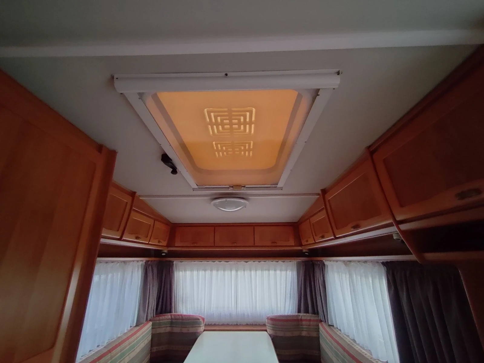 Каравана HYMER / ERIBA Nova 391 Бойлер Като Нова, снимка 13 - Каравани и кемпери - 53828321