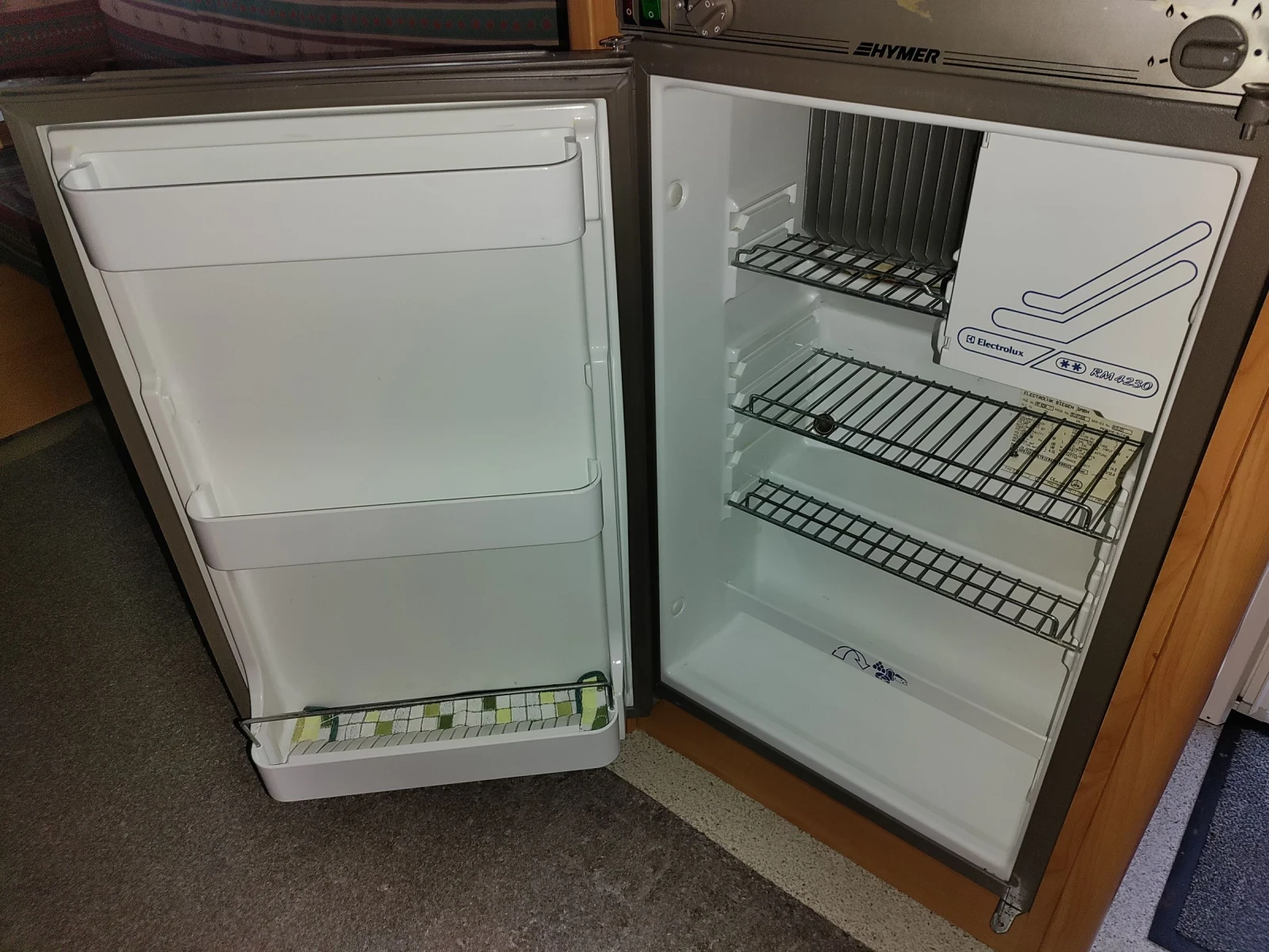 Каравана HYMER / ERIBA Nova 391 Бойлер Като Нова, снимка 11 - Каравани и кемпери - 53828321